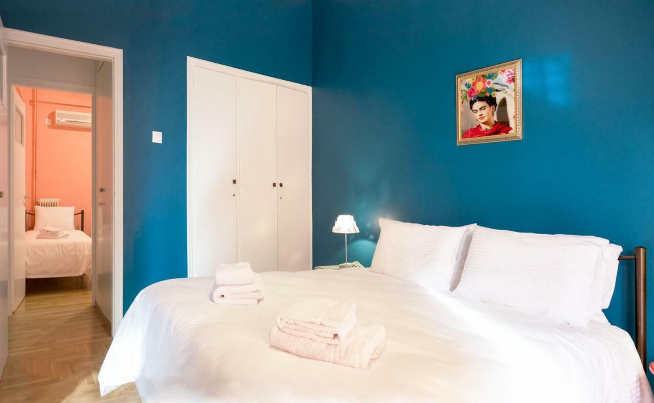 "Casa De Colores", Next To The Metro Athen Exterior foto