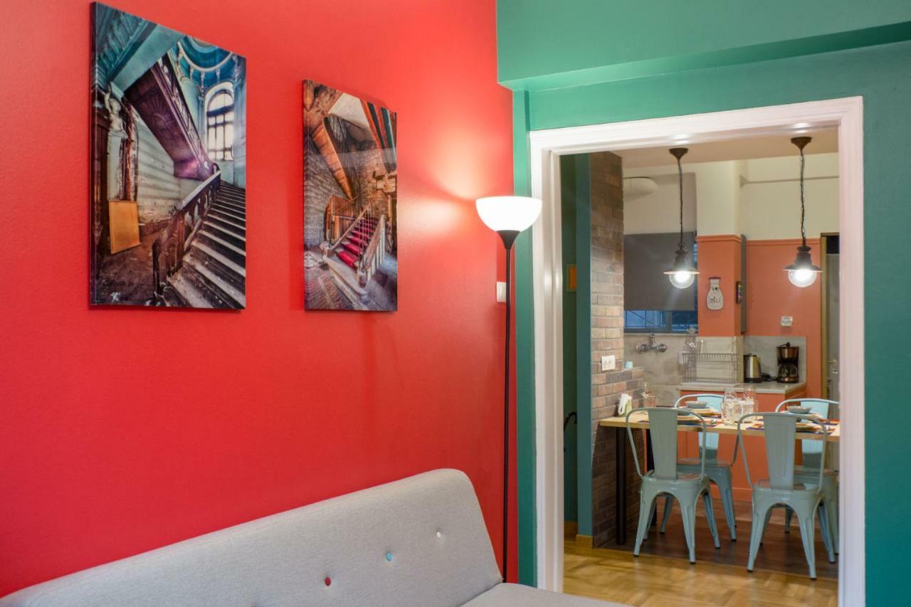 "Casa De Colores", Next To The Metro Athen Exterior foto
