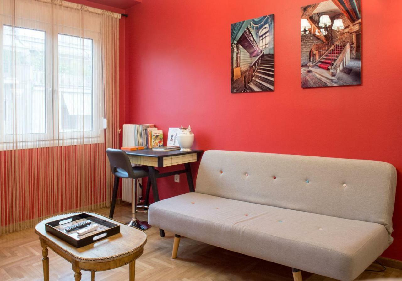 "Casa De Colores", Next To The Metro Athen Exterior foto